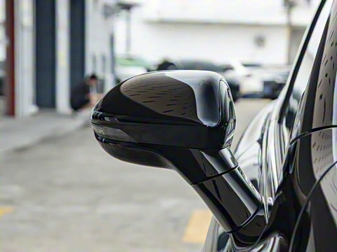 2025�� 610km PLUS