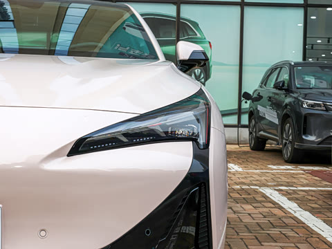 2025�� �Ŀ� 560PRO 185kW