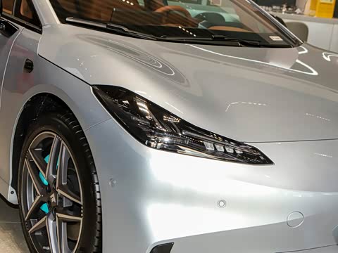 2025�� �Ŀ� 710 Max��