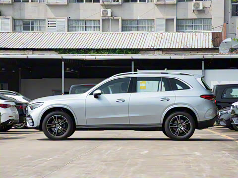 2025�� �Ŀ� GLC 260 L 4MATIC ������