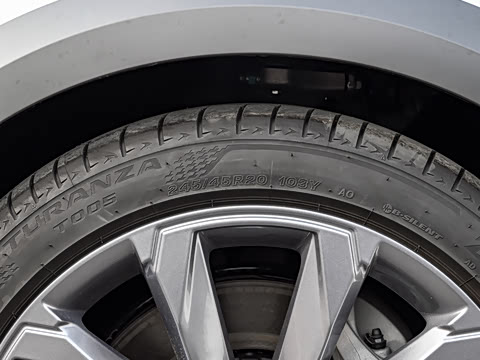 2025�� allroad quattro ̽���� 55 TFSI ����ԽҰ��