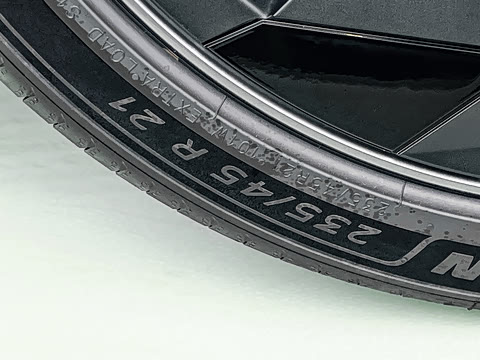 2025�� 500e