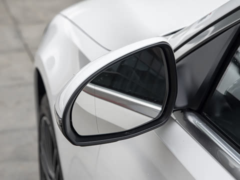 2026�� C 260 L �˶������