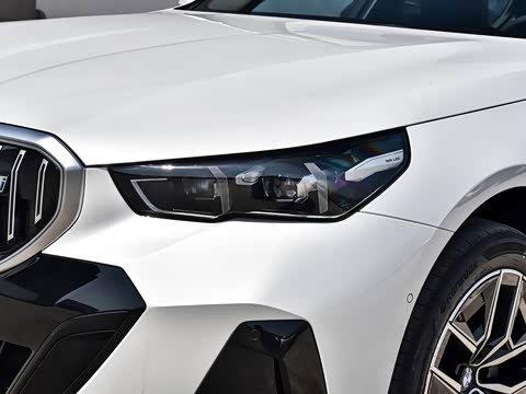 2026�� �Ŀ� eDrive 35L M�˶���װ