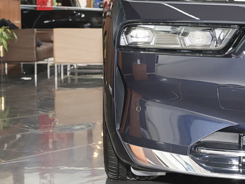 2026�� 735Li ������װ