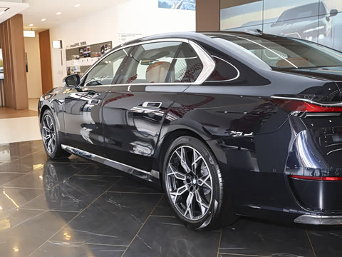 2026�� 735Li ������װ