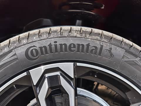 2026�� sDrive25i M�˶���װ