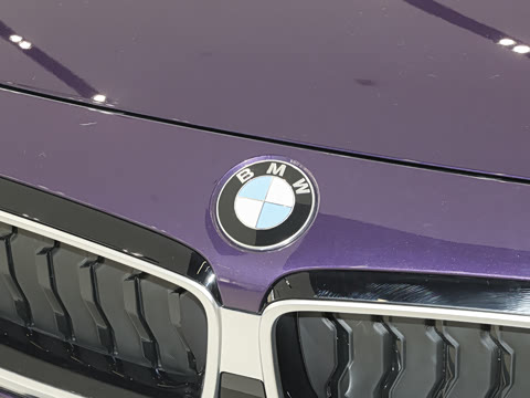 2026�� 225i M�˶���ҹ��װ