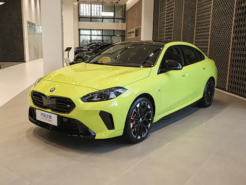 2026�� M235L