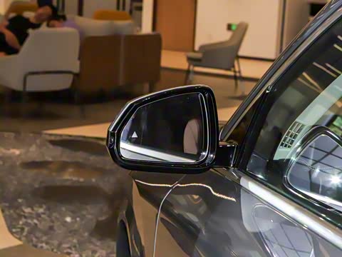 2025�� sDrive25i M�˶���װ