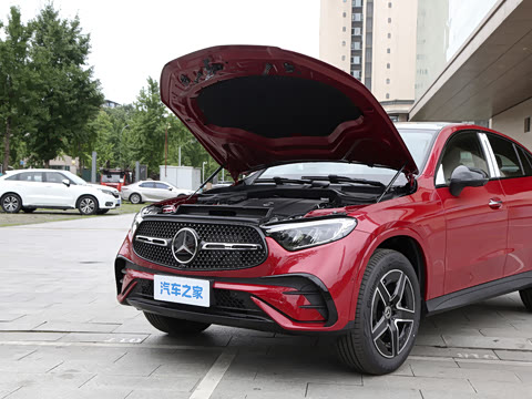 2026�� �Ŀ� GLC 260 4MATIC ����SUV