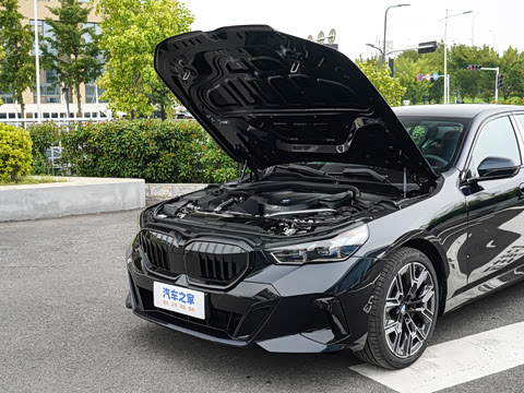 2026�� 530Li ������ M�˶���װ