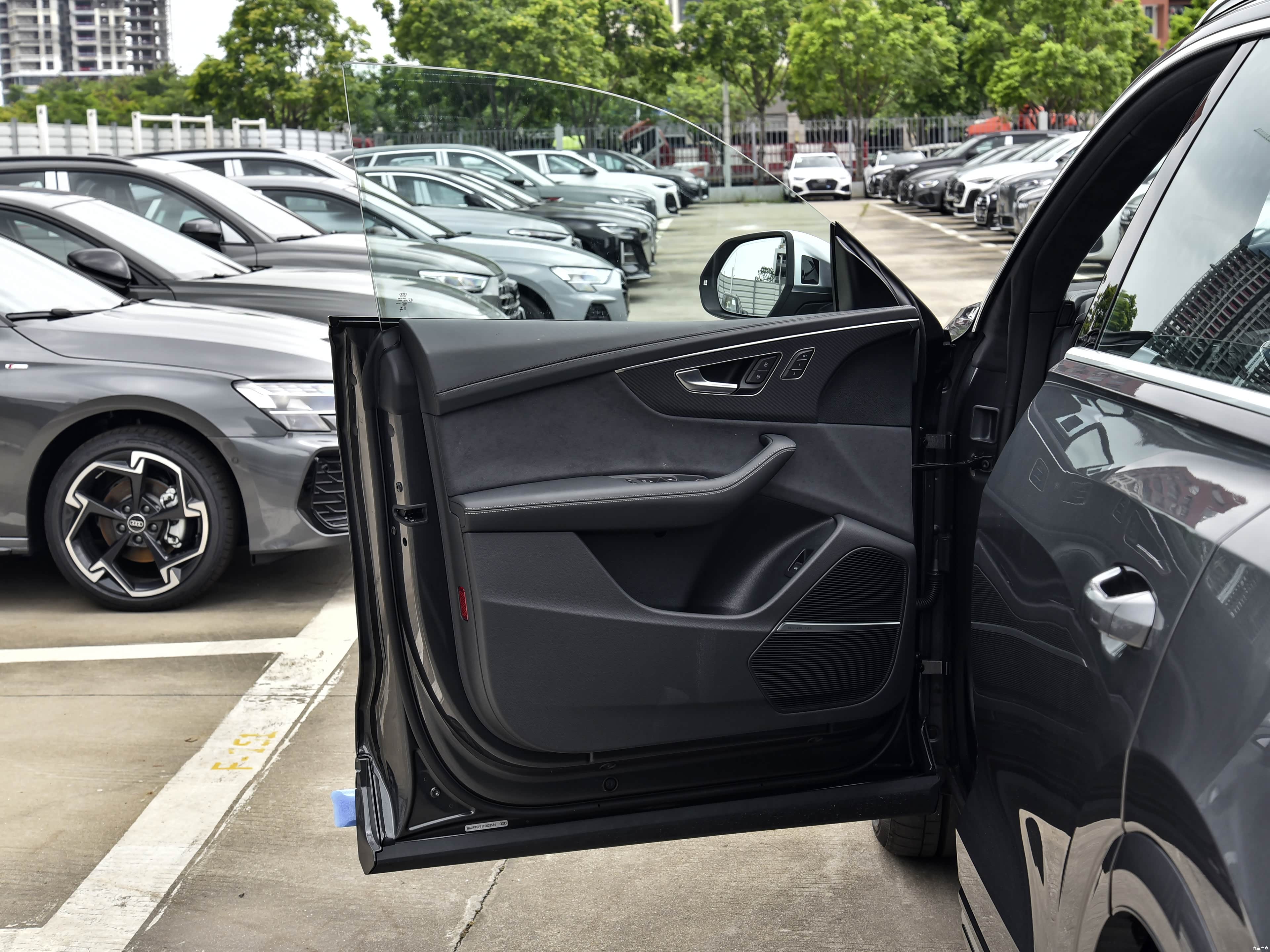 Audi SQ8, миниатюра 23