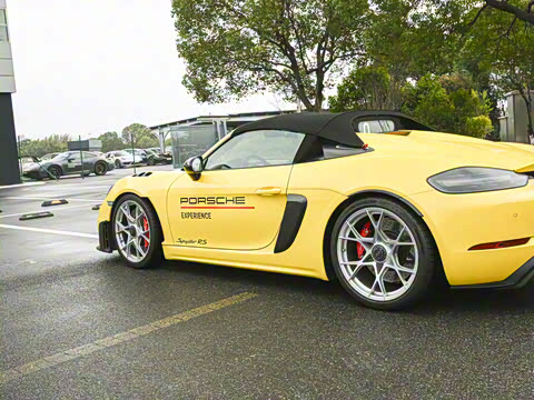 2023�� Spyder RS 4.0L