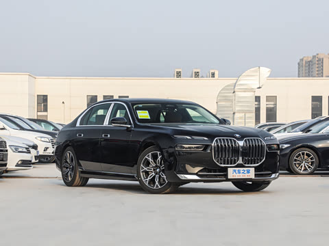 2026�� �Ŀ� 735Li ������װ