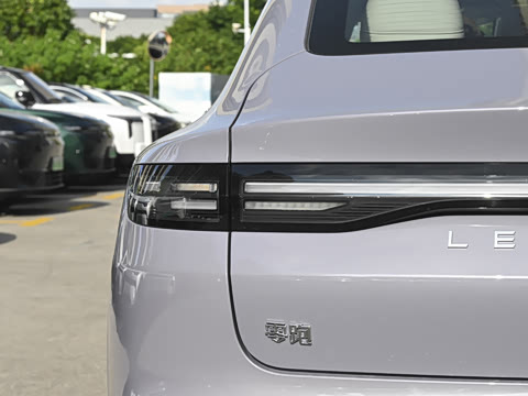 2027�� 590������
