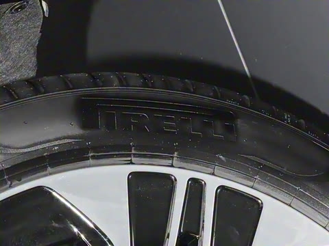 2025�� �Ŀ� E 300 L ������