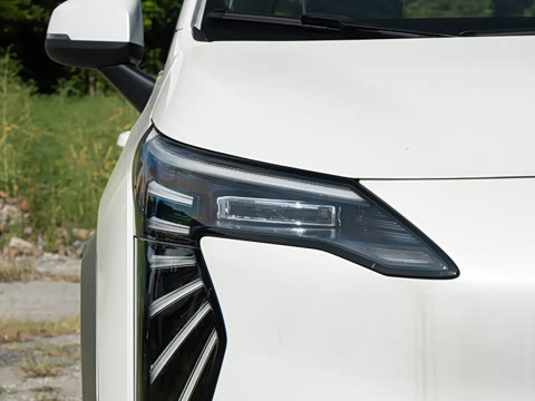 2025�� Plus 430 ������