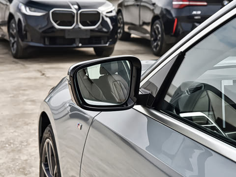 2026�� 325Li M�˶���װ