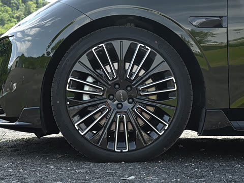 2025�� 240����Ultra�˶���