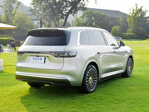 2025�� ���� Ultra ����������