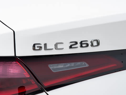 2026�� �Ŀ� GLC 260 4MATIC ����SUV