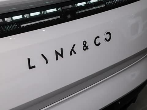 2025�� 240����Ultra