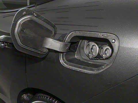 2025�� 670 Max��