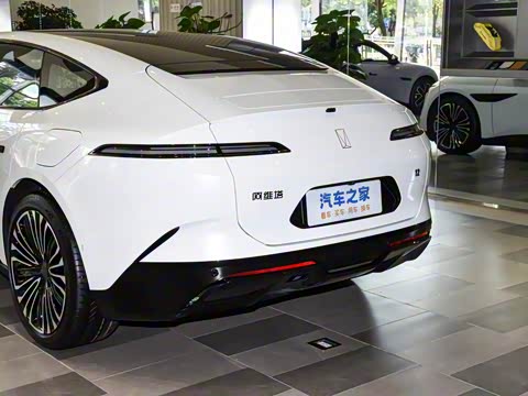 2025�� �Ŀ� Max���̰�