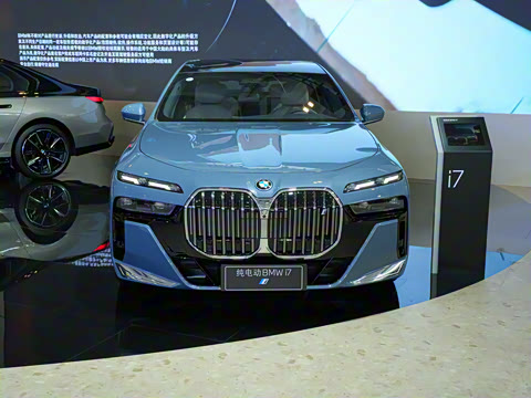 2023�� xDrive60L M�˶���װ