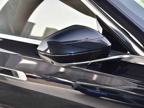 2026�� 740Li ������ M�˶���װ