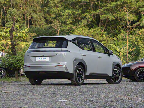 2025�� Plus 610 ������