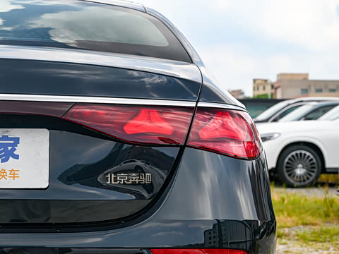 2025�� �Ŀ� E 260 L