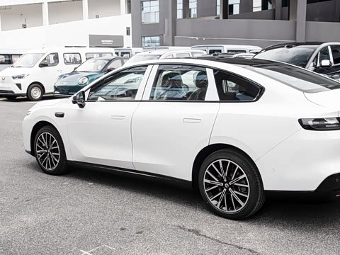 2027�� 670������
