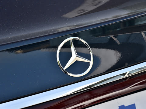 2026�� �Ŀ� E 300 L ������