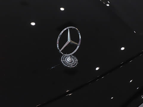 2026�� �Ŀ� E 300 L ������