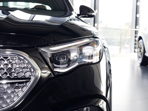 2026�� E 300 �������˶���