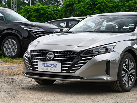 2025�� 2.0L XL-TLS ������