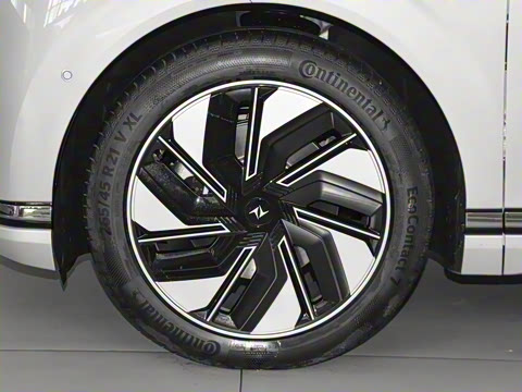 2025�� 210Ultra���Ȱ� 6��