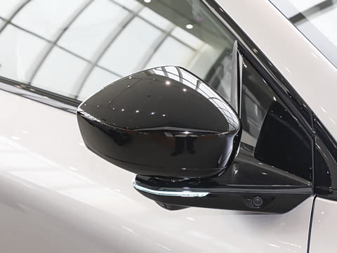 2026�� ���� 702 Max �콢��