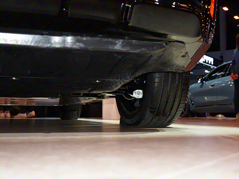 2025�� xDrive30L M�˶���ҹ��װ