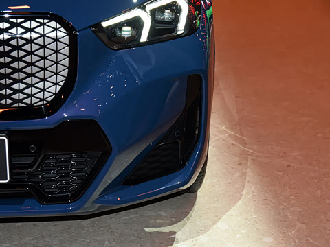 2025�� xDrive30L M�˶���ҹ��װ