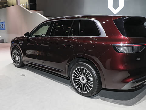2025�� ���� Ultra�� 53.4kWh 6���� (896�߼����״