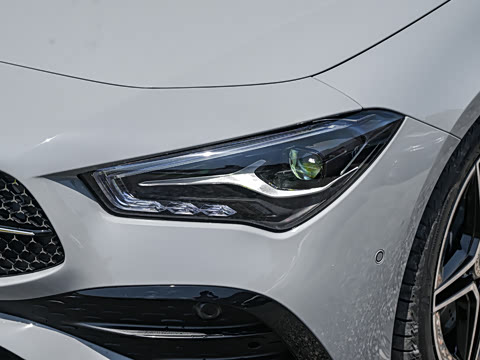 2025�� CLA 260 4MATIC ��ذ�