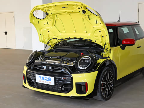 2025�� JOHN COOPER WORKS