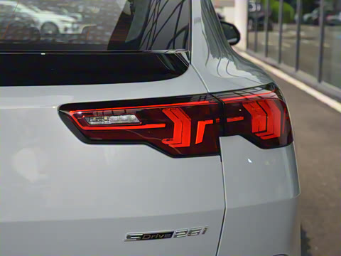 2025�� sDrive25i M�˶���װ