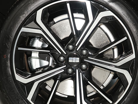 2025�� 700km Զ���Ǽݰ�