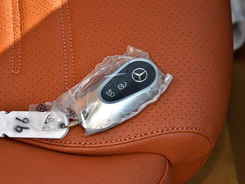 2026�� GLC 260 L 4MATIC �����