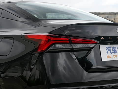 2025�� 2.0L SV �ڽ��