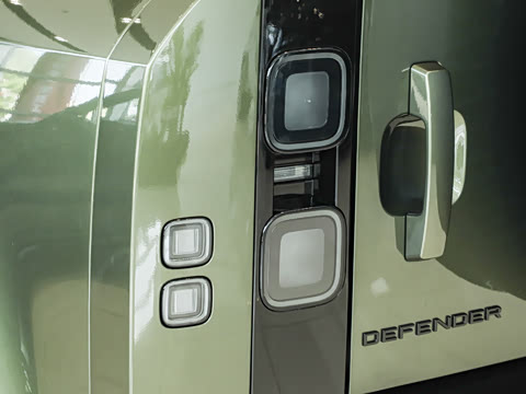 2026�� 110 3.0T X-Dynamic SE